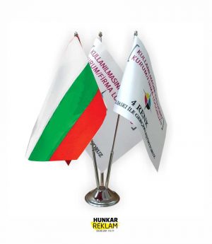 Знаме за Маса Тройна