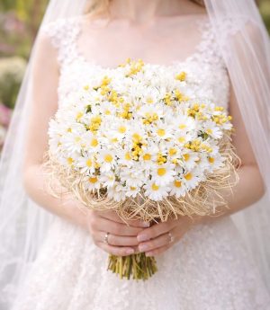 Булчински Букет от Маргаритки и Булчински Венец