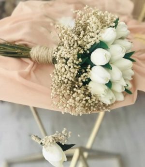 15 Мокри Лалета Булчински Букет и Бутониера за Младоженеца