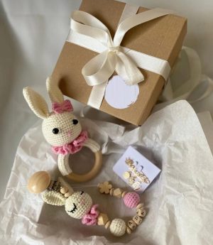 Именуван Подаръчен Комплект с Държач за Биберон за Новородено Момиченце