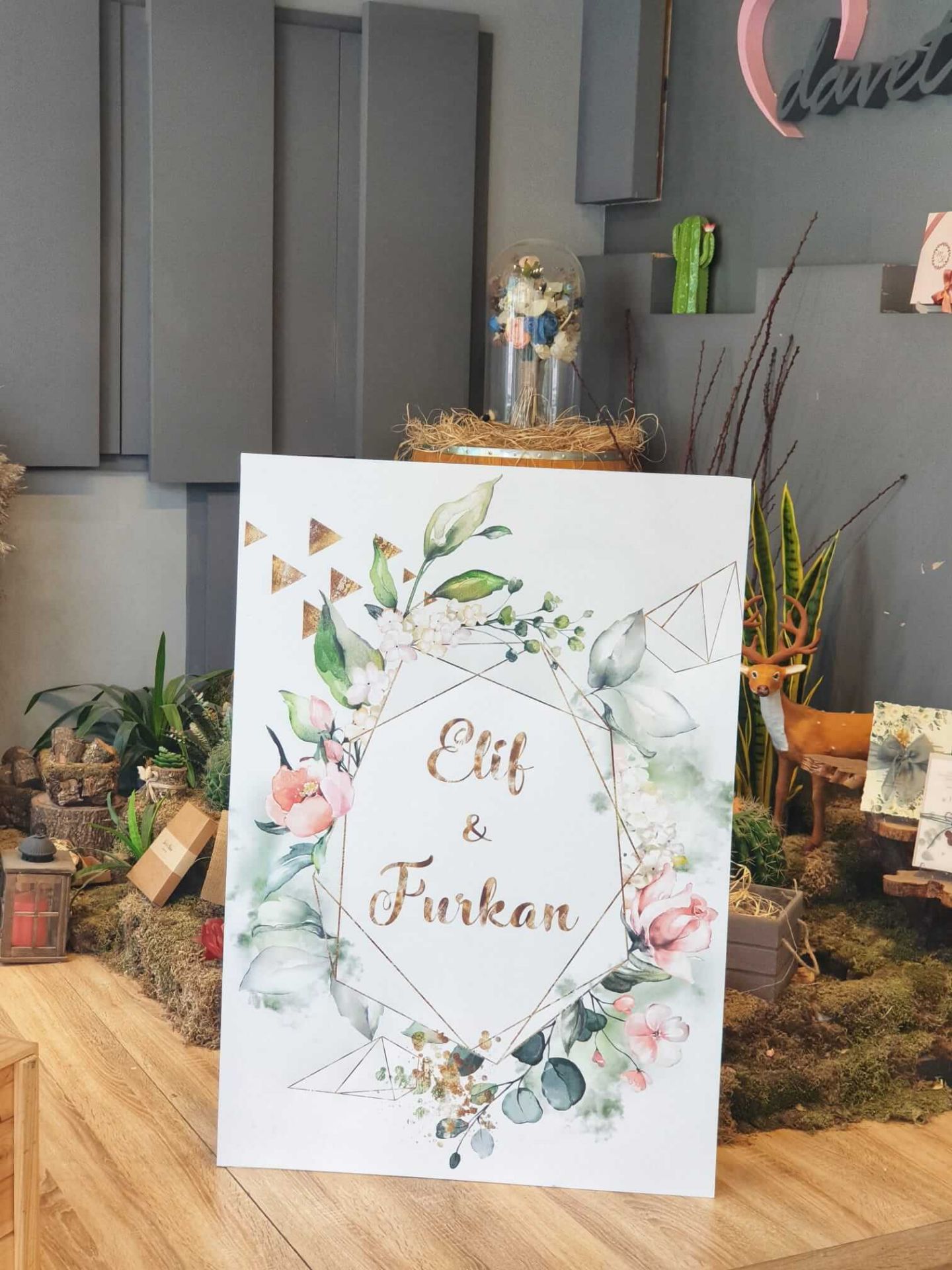 0000863_geometrik-desenli-karsilama-panosu