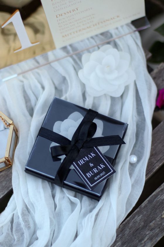 0003329_siyah-kutulu-lotus-mum