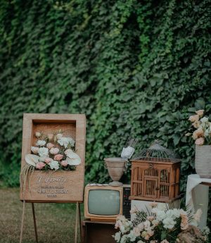 Луксозна Табела за Посрещане