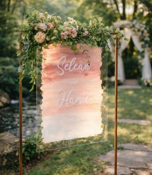 Акрилна Боядисана Приветствена Табела