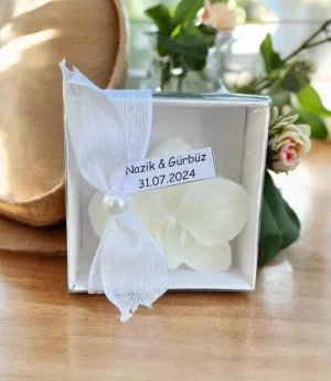 Орхидейна Свещ в Кутия