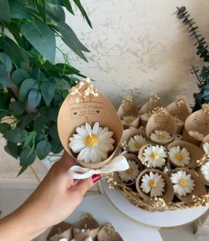 Маргариткова Свещ в Крафт Кутия