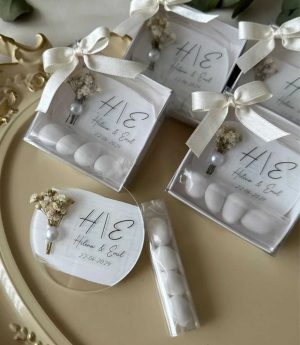 Прозрачен магнит и бадемови бонбони