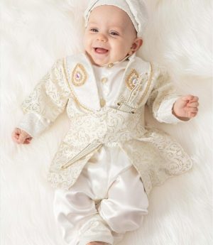 0–6 месеца и 1 година Сюннет Облекло