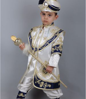 6 и 9 месеца, 1, 3, 4, 5, 6, 7, 8, 10 и 11 г. Сюннет Облекло