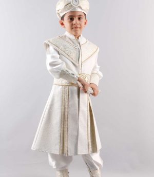 6 и 9 месеца, 1, 3, 4, 5, 6, 7, 8, 10 и 11 г. Сюннет Облекло