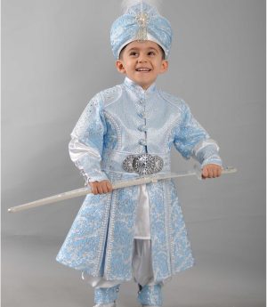 6 и 9 месеца, 1, 3, 4, 5, 6, 7, 8, 10 и 11 г. Сюннет Облекло