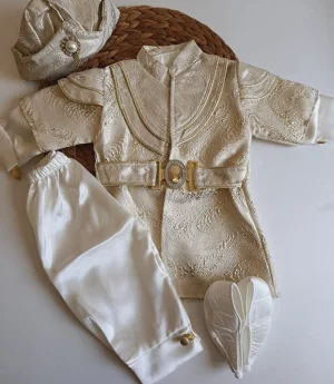 0–6 месеца и 1 година Сюннет Облекло