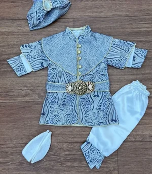 0–6 месеца и 1 година Сюннет Облекло