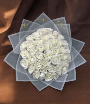 Луксозен Букет От 41 Рози За Искане На Ръка