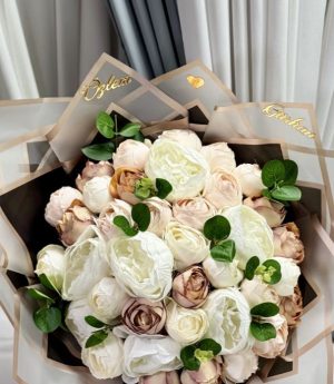 Букет От 41 Червени Изкуствени Кадифени Рози За Искане, Обручение И Годеж