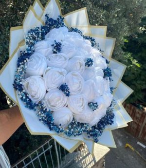 41 Рози От Изкуствени Божури