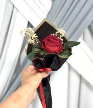 Единична Роза За Майката И Сестрата На Булката За Искане, Обручение И Годеж