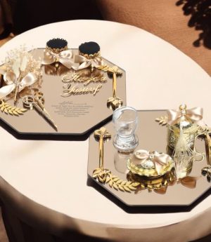 Осмоъгълен Златен Поднос За Годеж