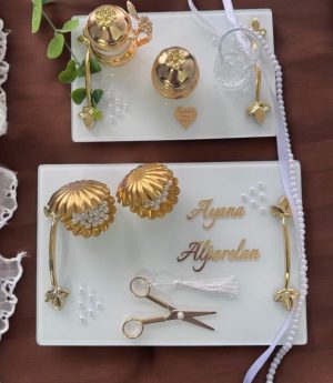 Златно-Бели Перлени Комплекти Подноси За Годеж