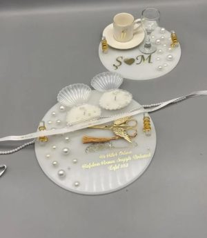 Перлена табла за годеж и кафе за младоженеца