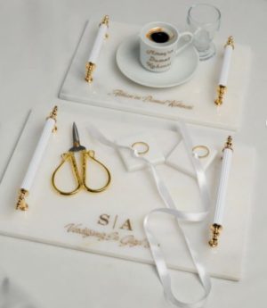 Персонализиран Двоен Комплект Табла За Годеж И Табла За Кафе На Младоженеца С Бяла Метална Профилна Дръжка