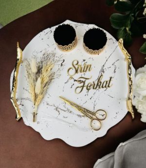 Златен Полиестерен Поднос За Сгодяване И Годеж