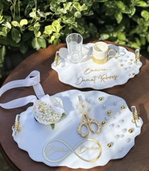 Овален Бял Перлен Комплект Подноси За Сгодяване И Годеж