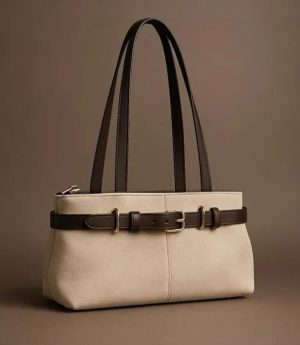 Луксозна Велурена Чанта За Рамо С Кожен Коланен Детайл