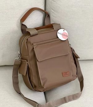 Дамска Раница С Джобове Отстрани И Отпред