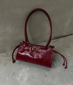 Дамска Чанта За Рамо От Изкуствена Кожа С Кълчеста Текстура И Детайл С Колан